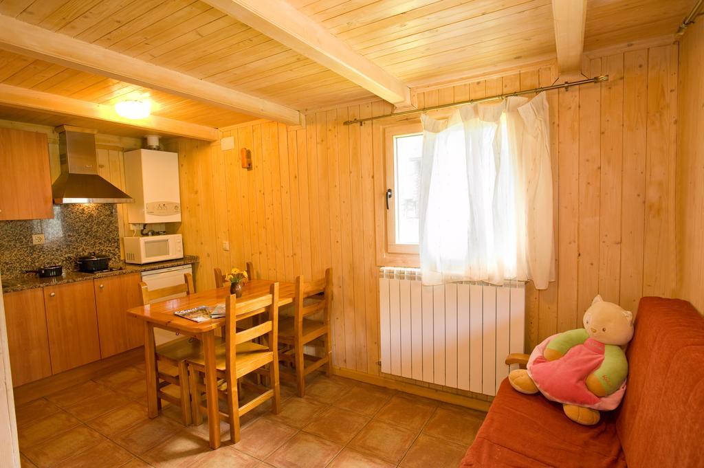 Bungalows La Borda D'Arnaldet บียาโนวา ภายนอก รูปภาพ